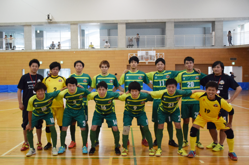 placerFUTSALCLUBトップチーム Super Sprots XEBIO 四国フットサルリーグ2016 第１節「香川大学フットサル部」戦集合写真