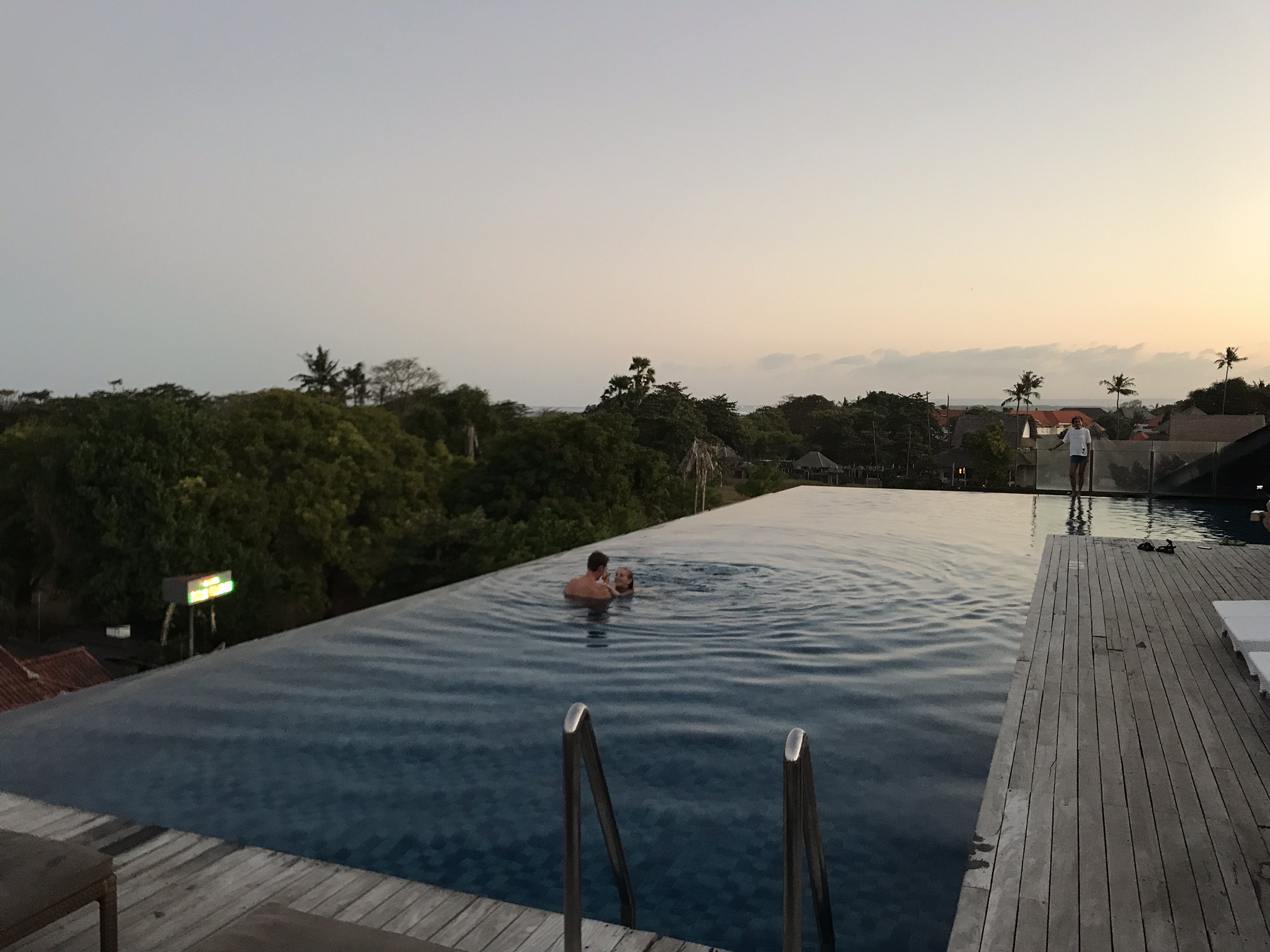 アートテル サヌール バリ（ARTOTEL Sanur Bali）のインフィニティプール