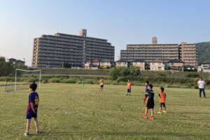 土器川河川敷のサッカー風景