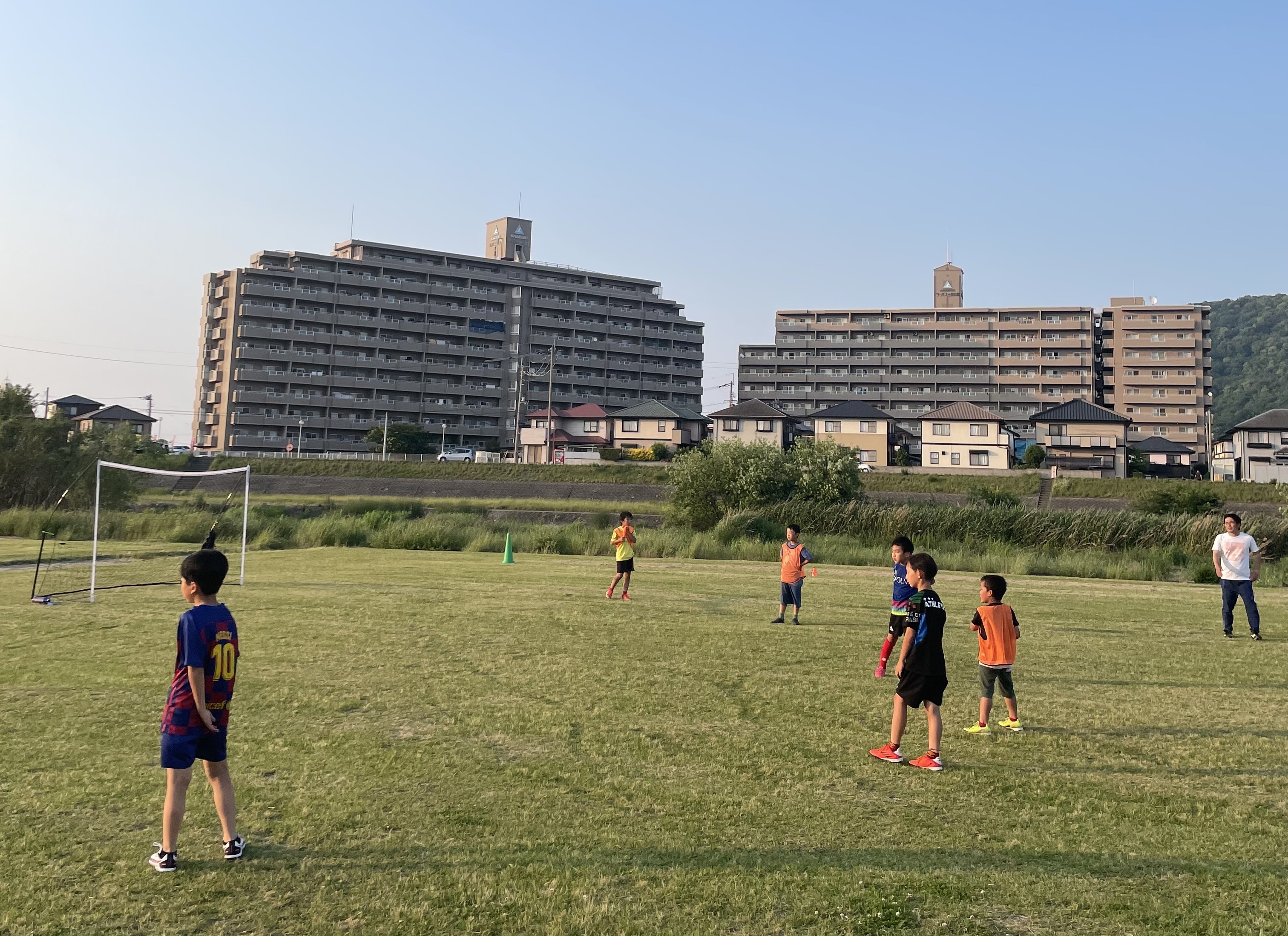 土器川河川敷のサッカー風景